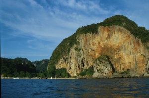 beach.jpg (26761 bytes)